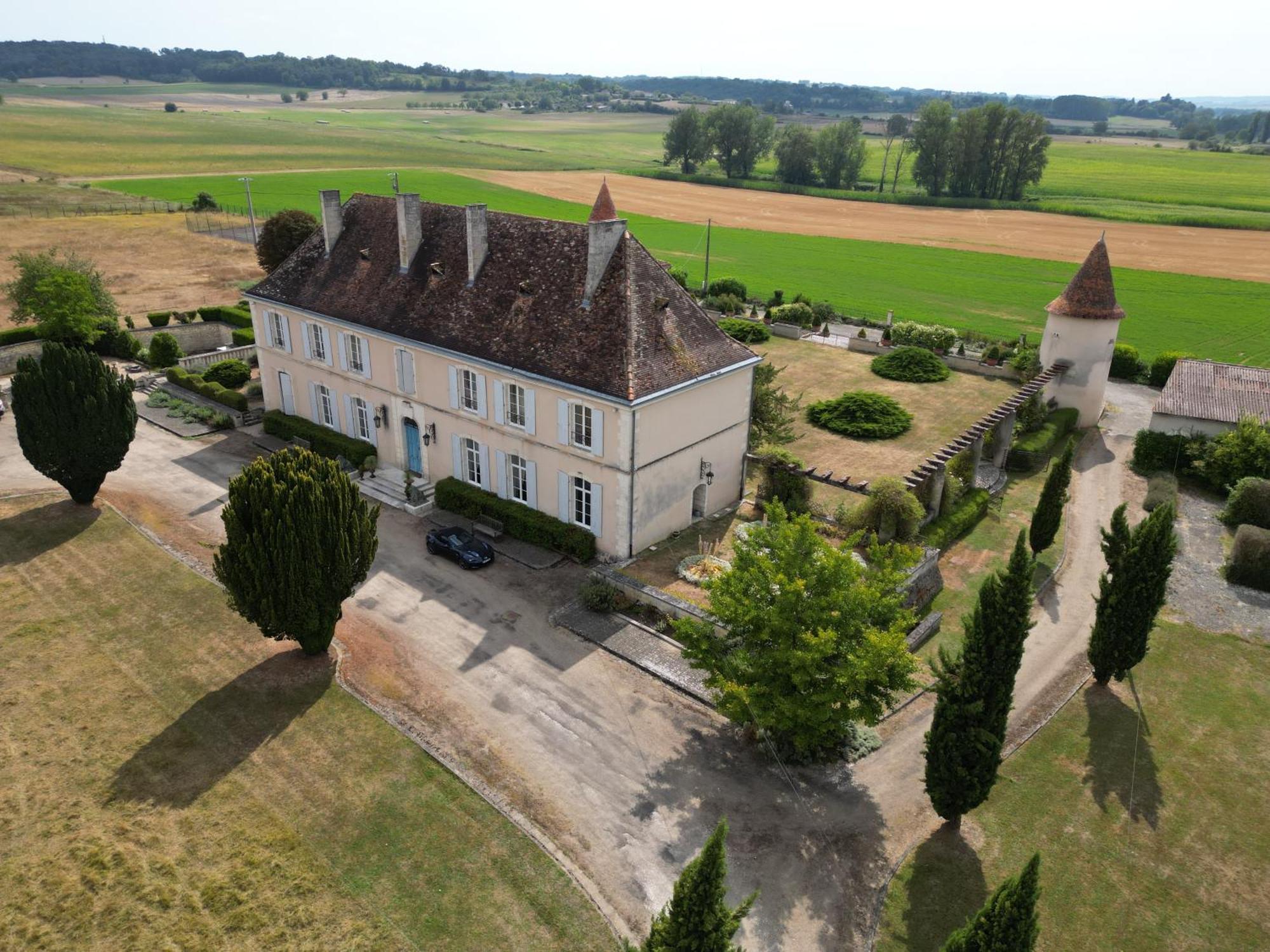 Cherval Chateau Du Bourbet المظهر الخارجي الصورة