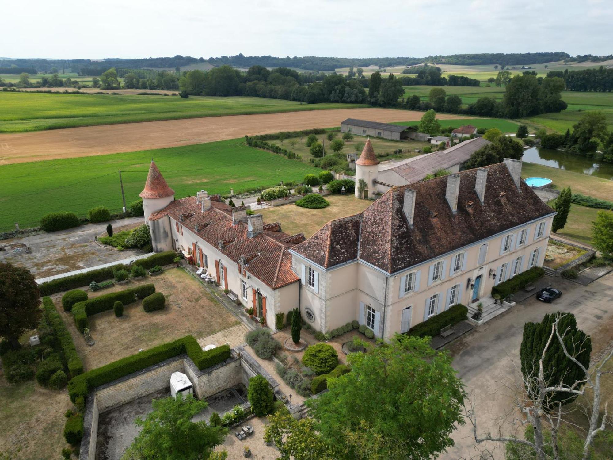 Cherval Chateau Du Bourbet المظهر الخارجي الصورة