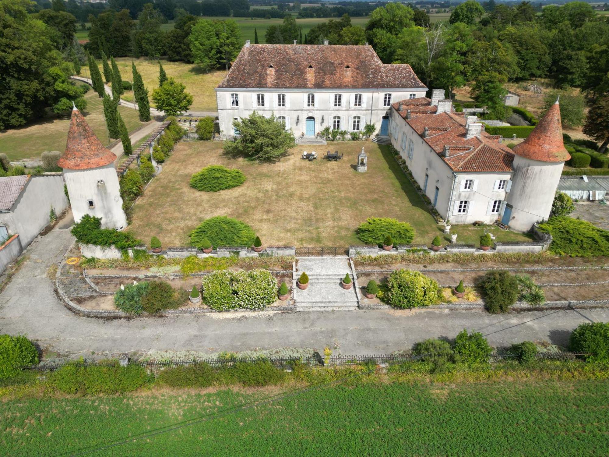 Cherval Chateau Du Bourbet المظهر الخارجي الصورة